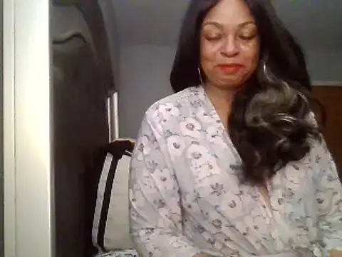 Snapshot of MSweetLindaParks chatting on February 1, 11:48 pm MSweetLindaParks online show from February 1, 11:48 pm