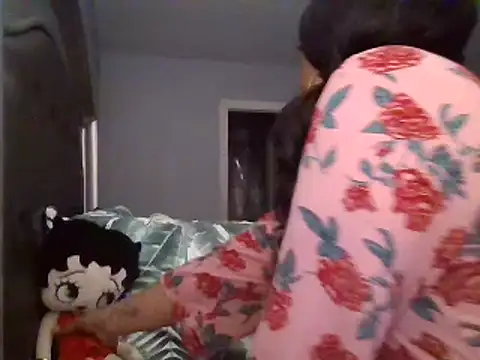 Snapshot of MSweetLindaParks chatting on February 15, 12:11 pm MSweetLindaParks online show from February 15, 12:11 pm