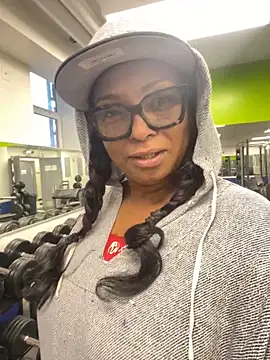 Snapshot of MSweetLindaParks chatting on February 20, 12:04 pm MSweetLindaParks online show from February 20, 12:04 pm