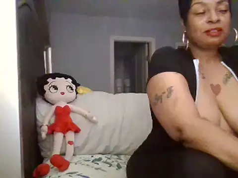 Snapshot of MSweetLindaParks chatting on March 8, 10:56 pm MSweetLindaParks online show from March 8, 10:56 pm