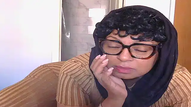 Snapshot of MSweetLindaParks chatting on October 3, 6:27 pm MSweetLindaParks online show from October 3, 6:27 pm