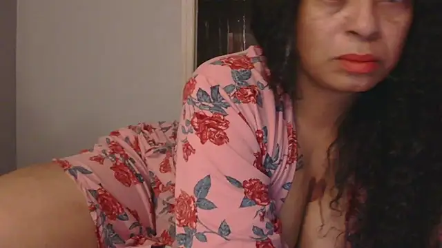 Snapshot of MSweetLindaParks chatting on November 1, 11:29 pm MSweetLindaParks online show from November 1, 11:29 pm