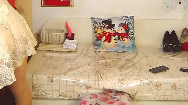 Snapshot of FairyHairyNina chatting on February 7, 1:22 pm FairyHairyNina online show from February 7, 1:22 pm