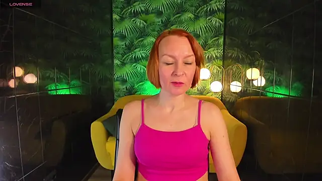 Snapshot of NikaGentle chatting on December 2, 5:37 am NikaGentle online show from December 2, 5:37 am