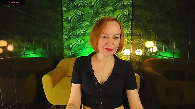 Snapshot of NikaGentle chatting on December 10, 6:33 am NikaGentle online show from December 10, 6:33 am