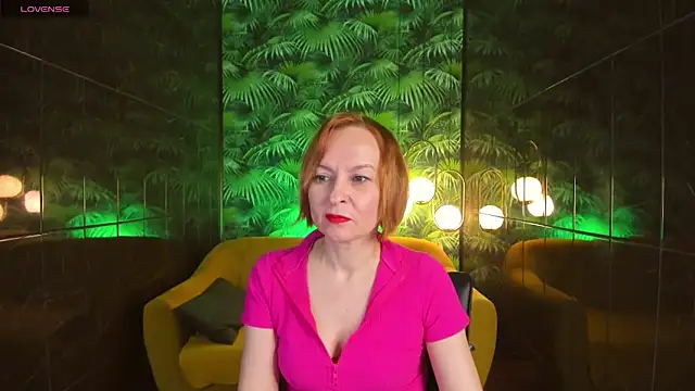 Snapshot of NikaGentle chatting on December 12, 8:57 am NikaGentle online show from December 12, 8:57 am