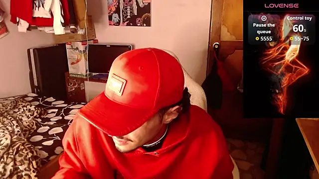 Snapshot of Apolo_S chatting on February 14, 11:01 pm Apolo S online show from February 14, 11:01 pm