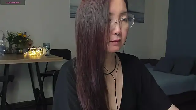 AvroraSakura online show from March 3, 4:35 pm