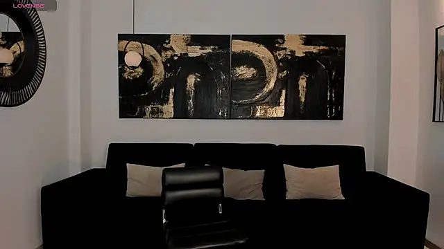 ToriCrossX online show from December 14, 1:16 pm