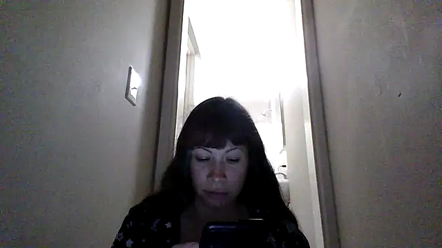 Snapshot of petitedoll29 chatting on October 27, 12:04 am petitedoll29 online show from October 27, 12:04 am