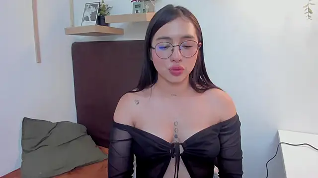 Snapshot of isabella_jade chatting on January 21, 10:30 pm isabella jade online show from January 21, 10:30 pm