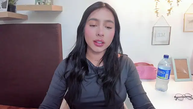 Snapshot of isabella_jade chatting on February 5, 7:20 pm isabella jade online show from February 5, 7:20 pm