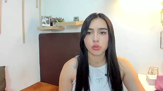 Snapshot of isabella_jade chatting on February 15, 7:17 pm isabella jade online show from February 15, 7:17 pm