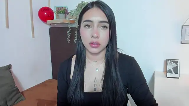 Snapshot of isabella_jade chatting on February 21, 7:32 pm isabella jade online show from February 21, 7:32 pm