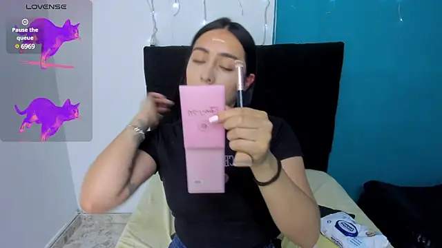 Snapshot of isabella_jade chatting on February 22, 9:15 pm isabella jade online show from February 22, 9:15 pm