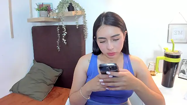 Snapshot of isabella_jade chatting on March 6, 6:37 pm isabella jade online show from March 6, 6:37 pm