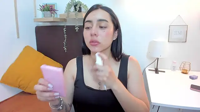 Snapshot of isabella_jade chatting on March 22, 5:20 pm isabella jade online show from March 22, 5:20 pm