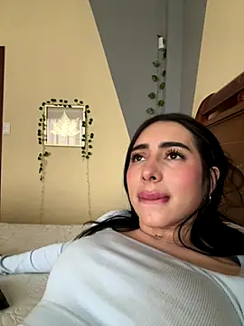 Snapshot of isabella_jade chatting on September 18, 1:46 pm isabella jade online show from September 18, 1:46 pm