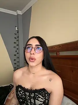 Snapshot of isabella_jade chatting on September 22, 1:13 pm isabella jade online show from September 22, 1:13 pm