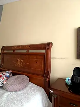 Snapshot of isabella_jade chatting on October 16, 1:45 pm isabella jade online show from October 16, 1:45 pm