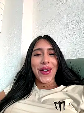 Snapshot of isabella_jade chatting on October 28, 2:09 pm isabella jade online show from October 28, 2:09 pm