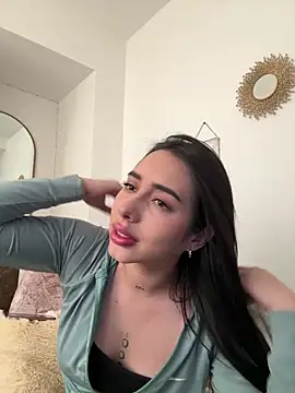 Snapshot of isabella_jade chatting on November 5, 1:33 pm isabella jade online show from November 5, 1:33 pm