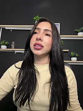 Snapshot of isabella_jade chatting on November 24, 10:20 pm isabella jade online show from November 24, 10:20 pm