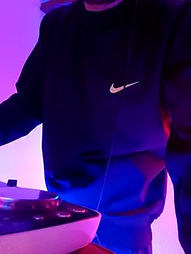 Snapshot of Darkboss31 chatting on February 23, 7:33 pm Darkboss31 online show from February 23, 7:33 pm