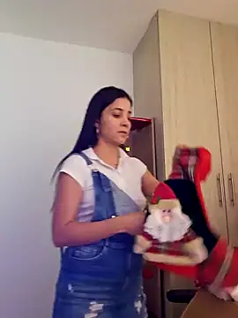 Snapshot of miaeyes chatting on December 4, 3:32 pm miaeyes online show from December 4, 3:32 pm