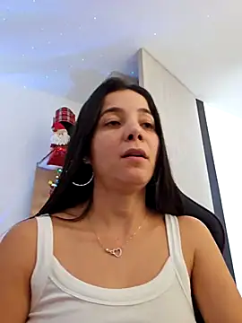 Snapshot of miaeyes chatting on December 7, 4:47 pm miaeyes online show from December 7, 4:47 pm