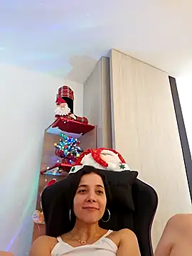 Snapshot of miaeyes chatting on December 11, 4:42 pm miaeyes online show from December 11, 4:42 pm