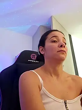 Snapshot of miaeyes chatting on January 21, 1:22 pm miaeyes online show from January 21, 1:22 pm