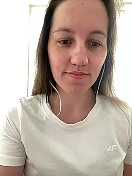 Snapshot of Nicole-Ray chatting on June 7, 7:23 am Nicole-Ray online show from June 7, 7:23 am