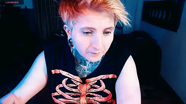 Marieblueeyes online show from November 16, 3:12 am