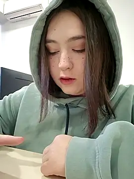 Snapshot of Yammy_Yumi chatting on November 4, 4:11 am Yammy Yumi online show from November 4, 4:11 am