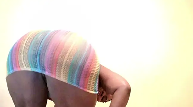 Snapshot of Queen_BootyXXX chatting on March 21, 2:28 am Queen BootyXXX online show from March 21, 2:28 am