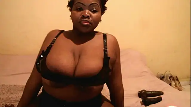 Snapshot of Queen_BootyXXX chatting on September 19, 2:46 am Queen BootyXXX online show from September 19, 2:46 am