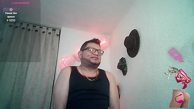 SexDiffrent online show from September 13, 9:03 pm