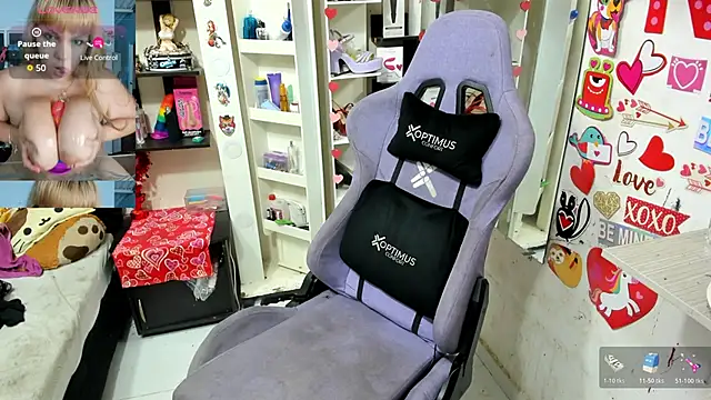 Snapshot of allsson_queen chatting on February 11, 5:51 pm allsson queen online show from February 11, 5:51 pm