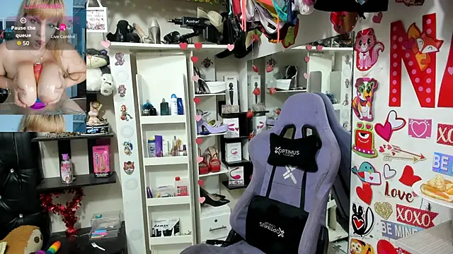 Snapshot of allsson_queen chatting on February 27, 8:09 pm allsson queen online show from February 27, 8:09 pm