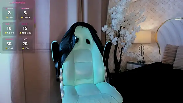 Snapshot of KatalinaMillan chatting on September 30, 4:39 am KatalinaMillan online show from September 30, 4:39 am