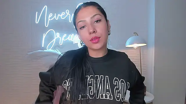 Snapshot of LilaWest chatting on December 29, 11:29 am LilaWest online show from December 29, 11:29 am