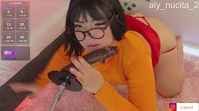 aly nucita  online show from January 19, 2:59 am