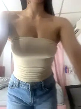 Snapshot of victoria_027 chatting on December 5, 2:14 pm victoria 027 online show from December 5, 2:14 pm