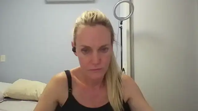 Annylove1 online show from January 11, 12:26 am