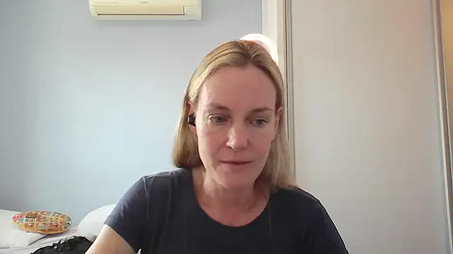 Annylove1 online show from January 12, 3:50 pm