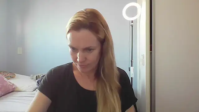 Annylove1 online show from April 13, 12:21 pm