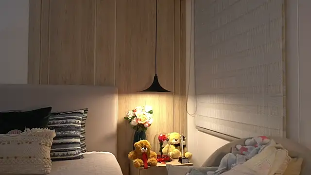 KalaBeckett  online show from April 3, 11:30 am