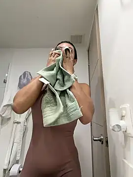 KalaBeckett  online show from April 8, 12:16 pm