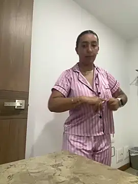 Hannahoff online show from January 17, 4:15 pm